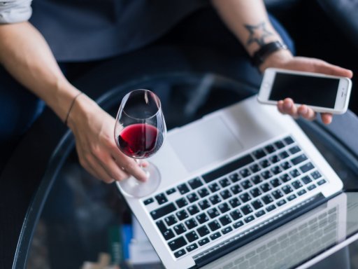 Immagine Who consumes more wine in Italy?